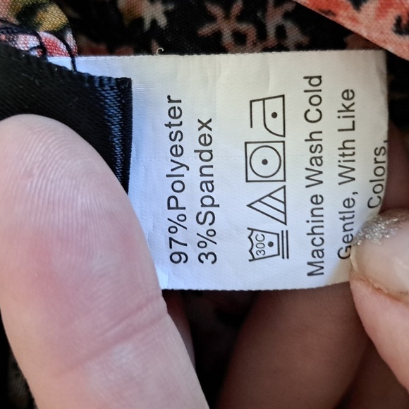 Shein Classic Frilled Neck Flutter Sleeve Ditsy Floral Print Top Size La… - Picture 6 of 9